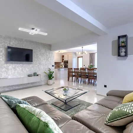 Krizanci By Interhome *
