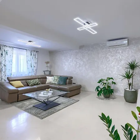 Krizanci By Interhome *