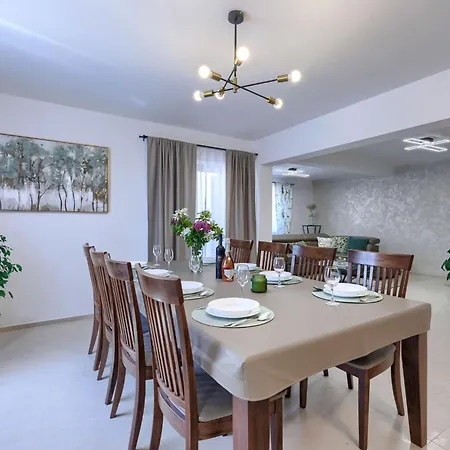 Krizanci By Interhome *