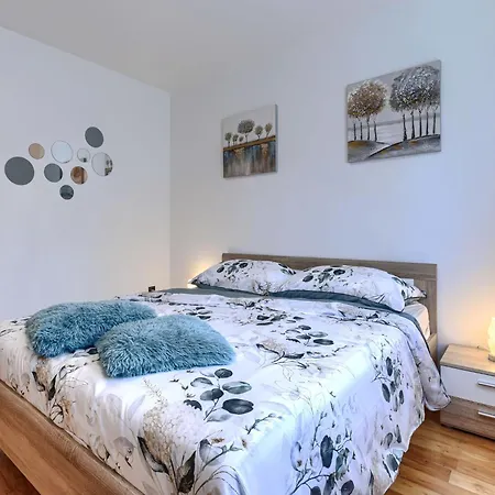 Krizanci By Interhome *