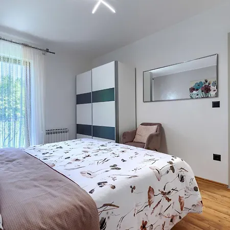 Krizanci By Interhome Žminj